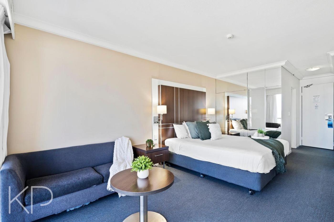 Apartment On 22 View Avenue, Surfers Paradise